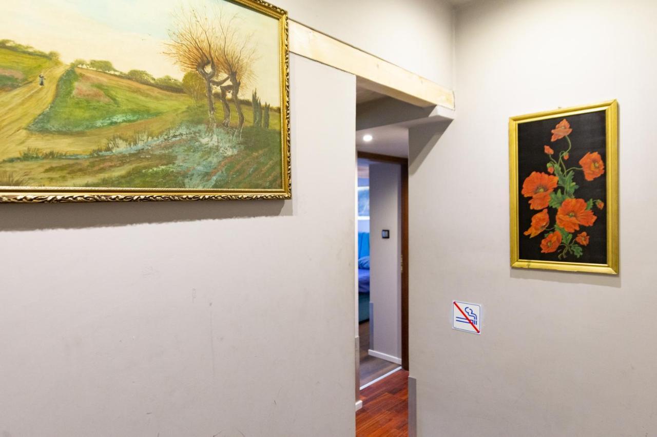 Lilly Apartment Main Train Station Old Town By The Castle Suites Krakow Ngoại thất bức ảnh