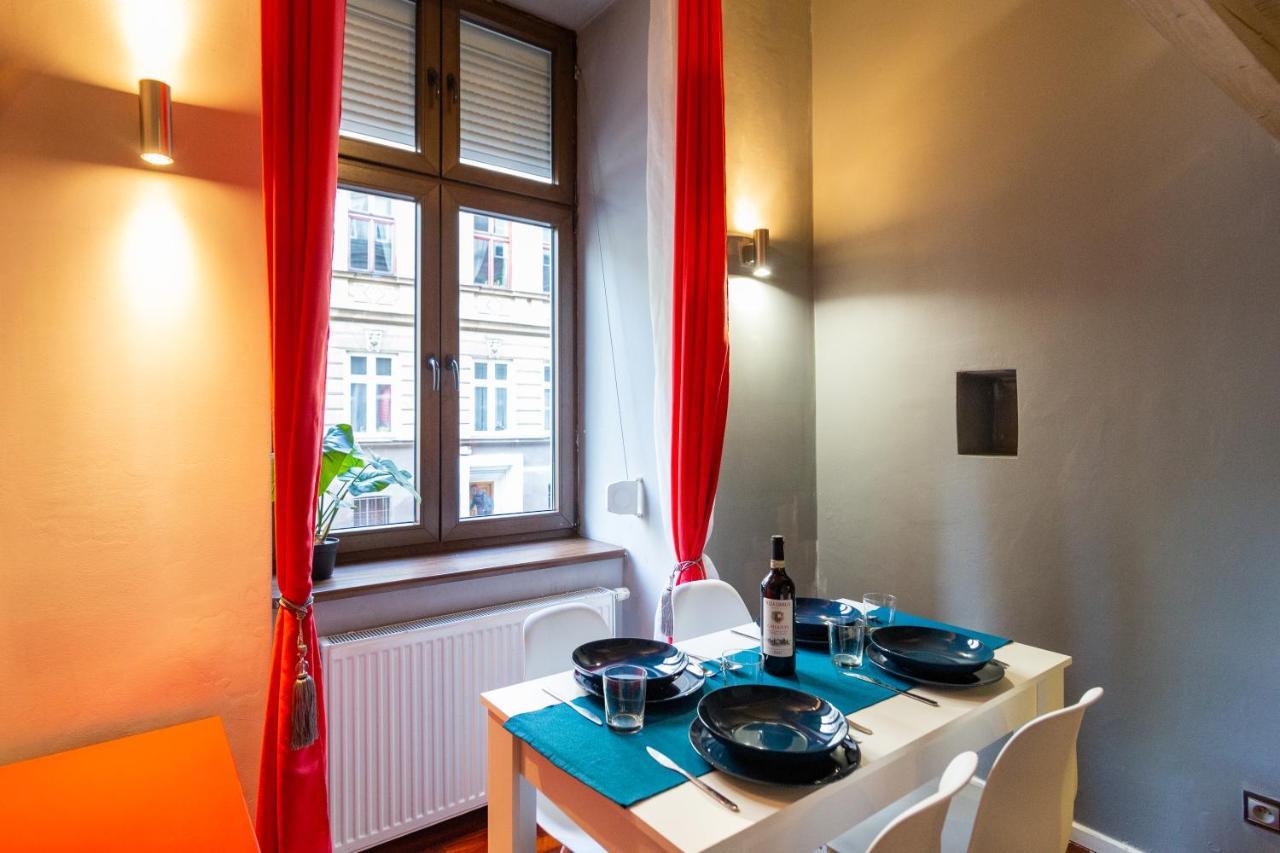 Lilly Apartment Main Train Station Old Town By The Castle Suites Krakow Ngoại thất bức ảnh