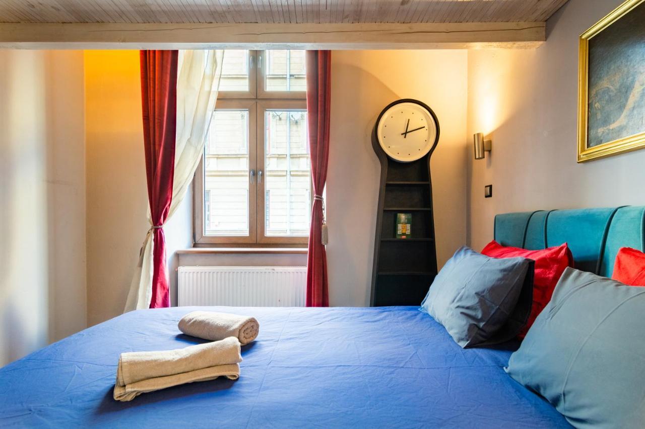 Lilly Apartment Main Train Station Old Town By The Castle Suites Krakow Ngoại thất bức ảnh